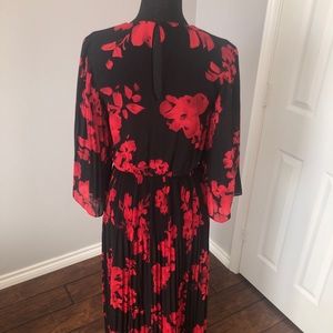 Black & red pleated long dress